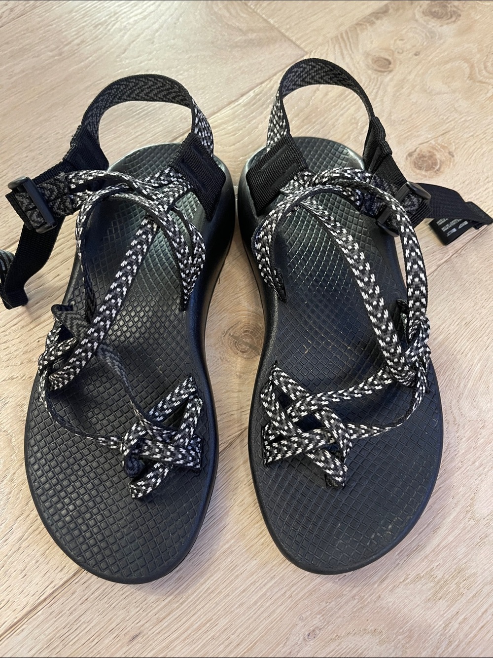 Chaco ZX2 Black and White Sandals Women’s size 8